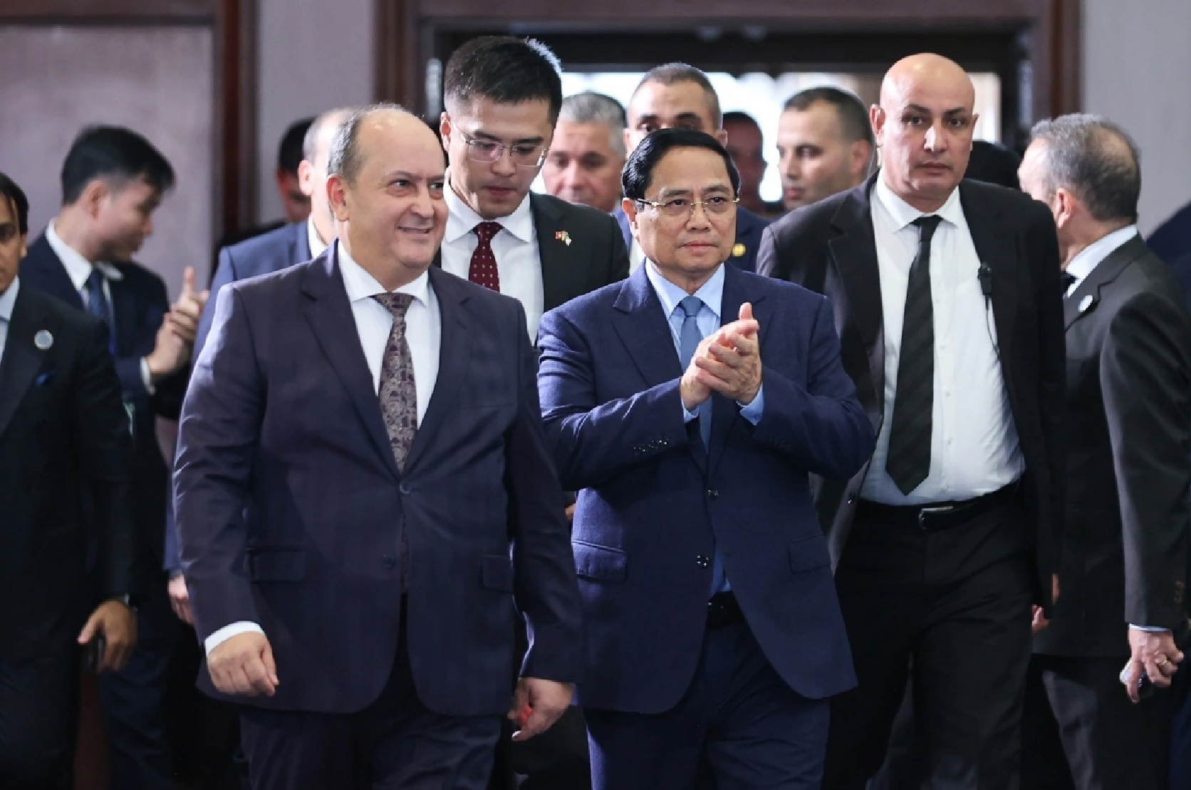 Thủ tướng Phạm Minh Chính và Thủ tướng Algeria Sifi Ghrieb dự Diễn đàn Kinh tế Việt Nam - Algeria.