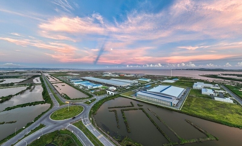 KKT ven biển phía Nam, Khu Thương mại tự do thế hệ mới, KKT chuyên biệt cùng với các KCN sinh thái sẽ tạo nên xung lực phát triển mới để hình thành chuỗi giá trị toàn diện. (Nguồn ảnh: báo Đầu tư)