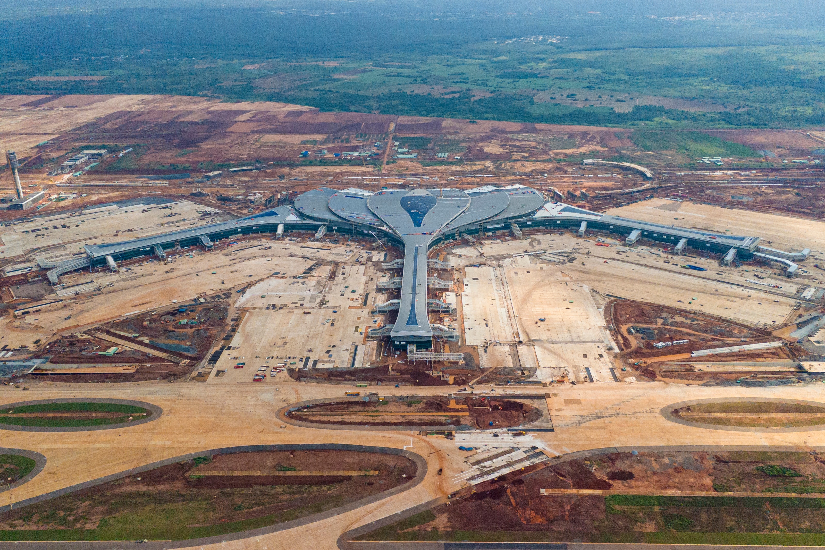 Sân bay Long Thành tăng tốc thi công, cùng loạt hạ tầng trọng điểm đang tạo nên “siêu kết nối” cho vùng Đông Nam TP.HCM.