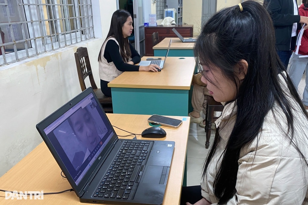 Người lao động phỏng vấn online sau bão, tìm kiếm mức lương 35 triệu đồng - 1