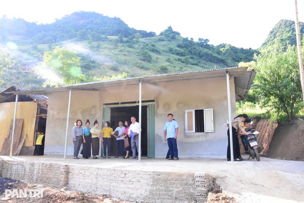 Bạn đọc Dân trí hồi sinh cuộc đời góa phụ nghèo nơi rẻo cao Điện Biên - 3 Bạn đọc Dân trí hồi sinh cuộc đời góa phụ nghèo nơi rẻo cao Điện Biên - 3