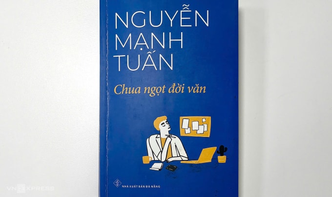 Ấn phẩm 372 trang, do Nhà xuất bản Đà Nẵng xuất bản. Ảnh: Phương Linh