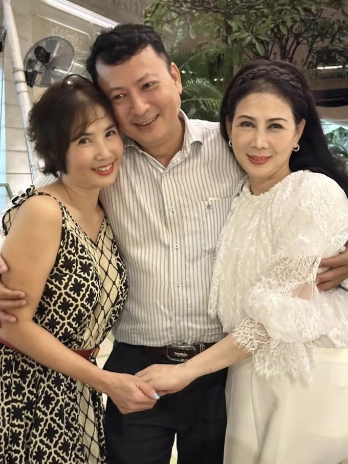 Diễn viên Thiệu Ánh Dương (giữa) bên Diễm Hương và Thanh Huyền (trái).