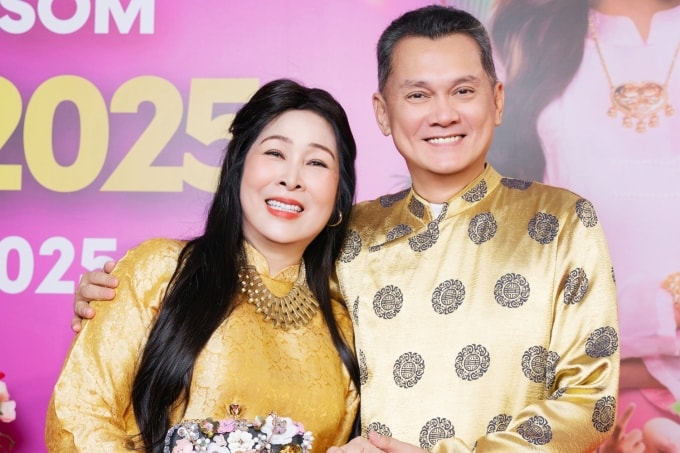 Nghệ sĩ Hữu Châu đóng cặp Hồng Vân, khắc họa chuyện tình miền Tây trong phim Cưới vợ cho cha. Ảnh: Kiếng Cận