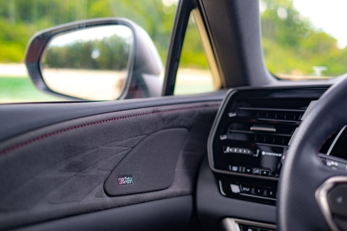 Hệ thống 21 loa Mark Levinson trên RX 500h F Sport Performance. Ảnh: Lexus Việt Nam