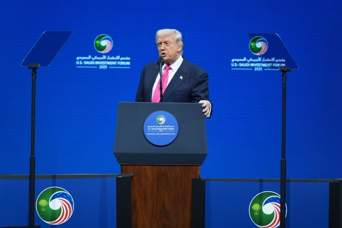 Tổng thống Donald Trump phát biểu tại một diễn đàn đầu tư ở Trung tâm Kennedy tại Washington ngày 19/11. Ảnh: AP