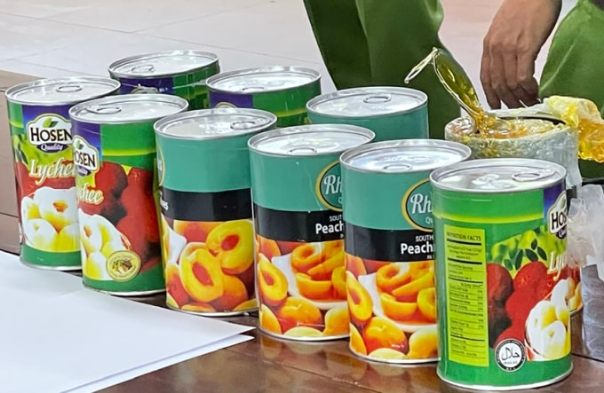 Cần sa được ngụy trang trong các hộp bánh kẹo để vận chuyển. Ảnh: Công an cung cấp