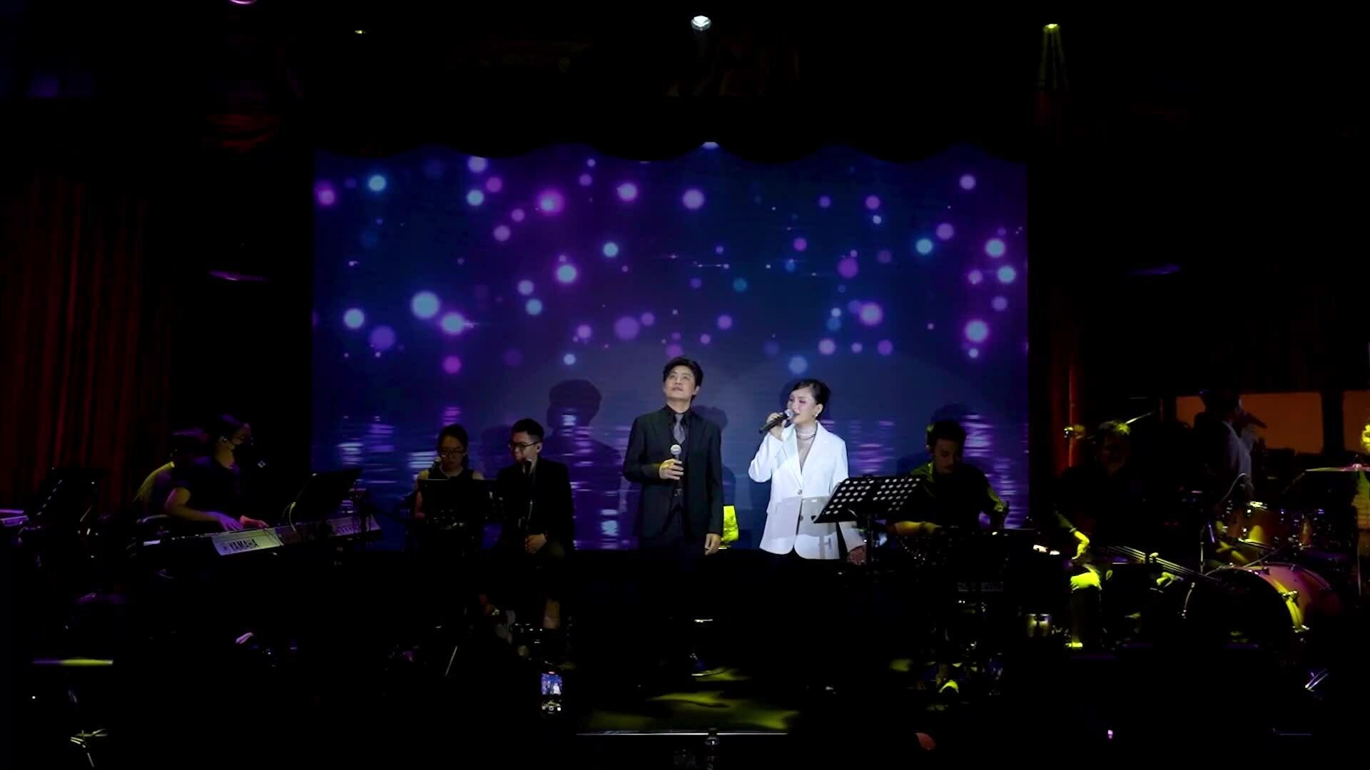 Nhạc sĩ Nguyễn Văn Chung hát 'Ngôi nhà hoa hồng'