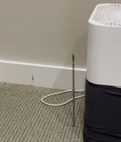 Cô gái sốc nặng khi phát hiện thứ này trong phòng ngủ của anh trai - Ảnh 1.