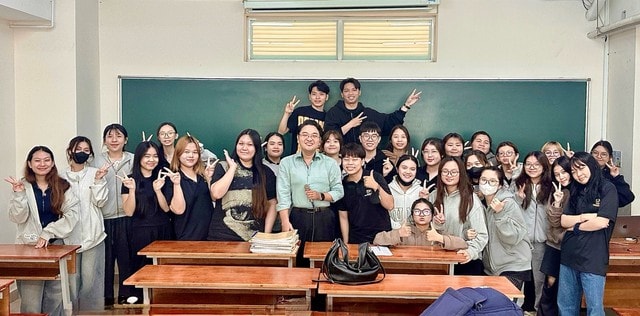 Thạc sĩ - Nhà báo – Đạo diễn Lê Mẫn: Ngọn lửa tri thức và trái tim người thầy - Ảnh 5.