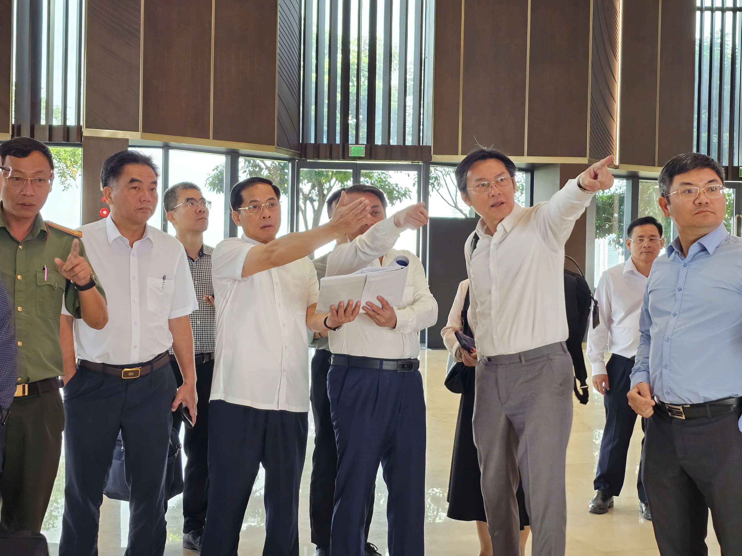 Phó Thủ tướng Bùi Thanh Sơn kiểm tra tiến độ Diễn đàn kinh tế mùa thu 2025 - Ảnh 1.