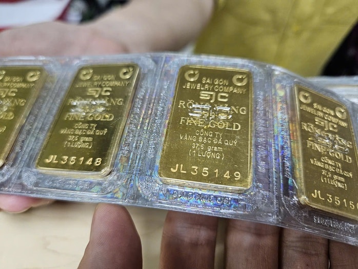Cuối ngày 20-11, giá vàng miếng SJC, vàng nhẫn lại giảm - Ảnh 1.