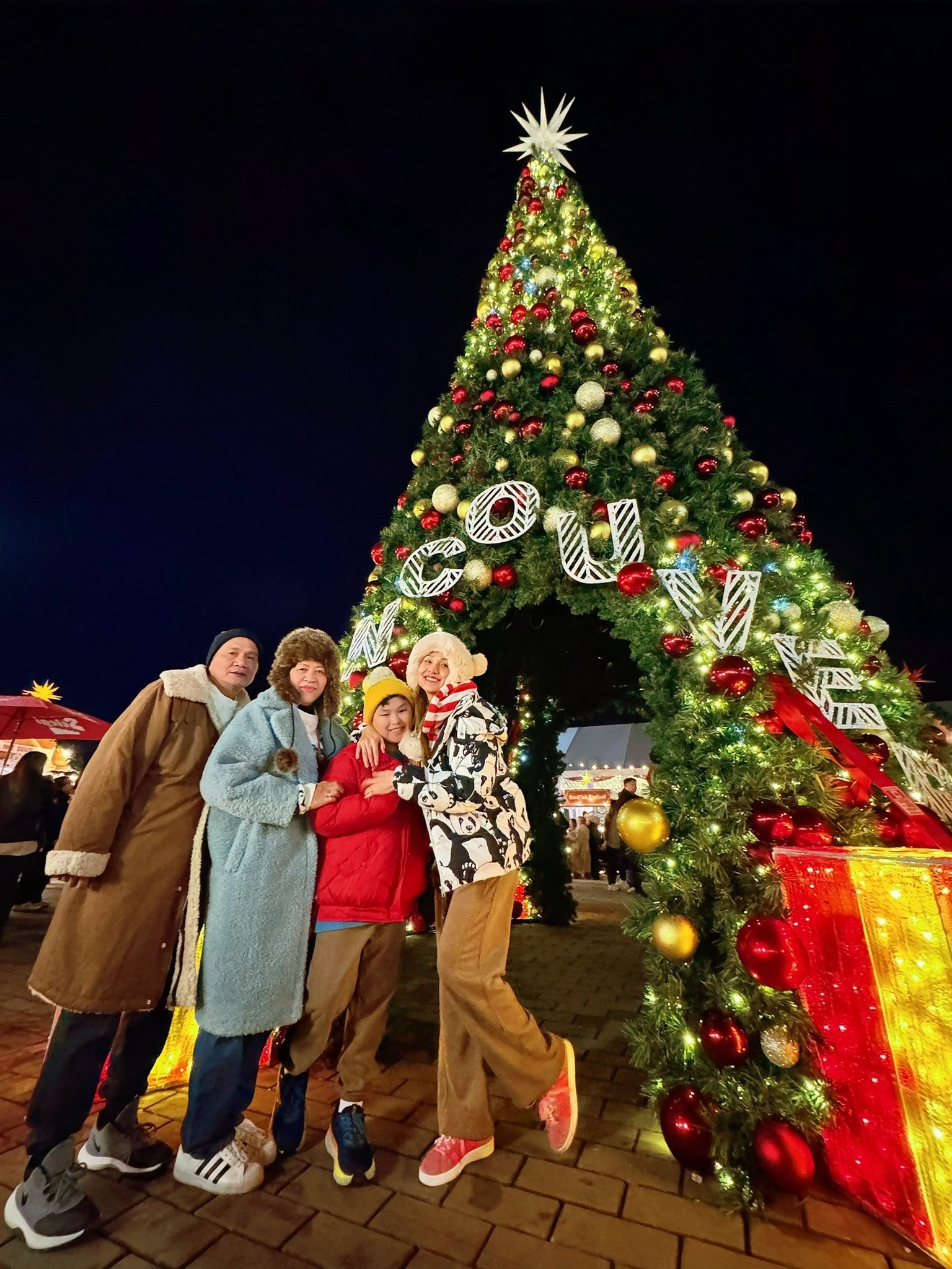 Cháu ngoại chưa chào đời, bố mẹ Hoa hậu Diễm Hương đã mua xế hộp tặng- Ảnh 8. Cháu ngoại chưa chào đời, bố mẹ Hoa hậu Diễm Hương đã mua xế hộp tặng- Ảnh 8.