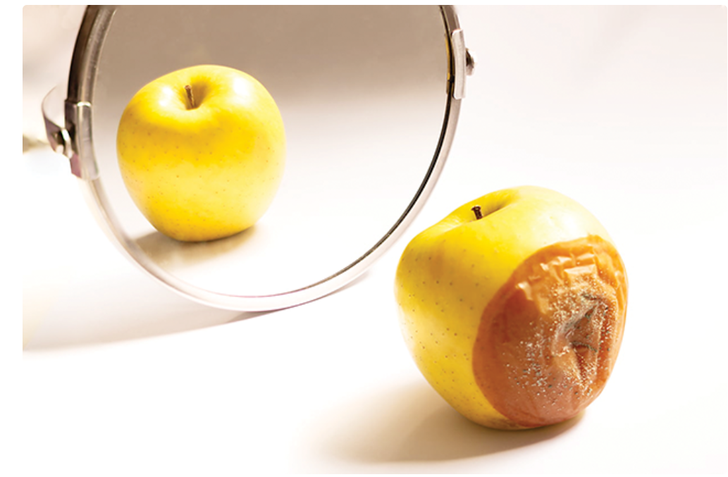 Người tiêu dùng không ngừng mua những sản phẩm mà họ tin rằng sẽ giúp họ giữ lấy vẻ trẻ trung và cùng với đó là duy trì giá trị trong xã hội. Ảnh minh họa