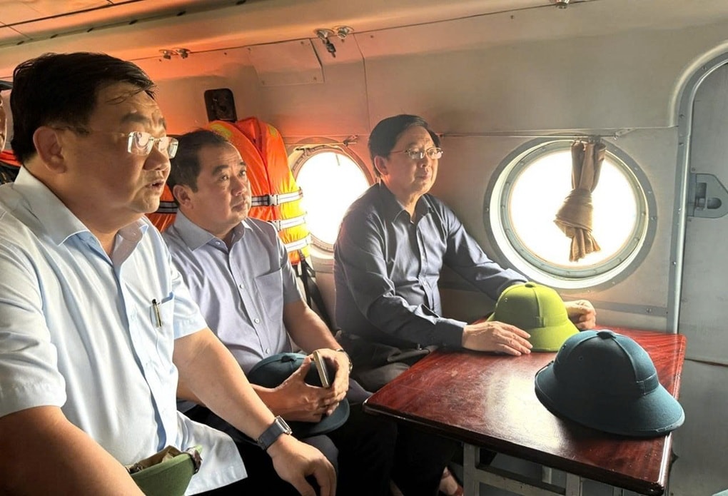 Miền Trung chìm trong đại hồng thủy, tiếng kêu cứu khắp nơi - 8