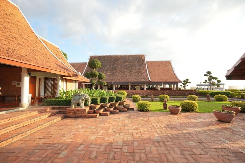 Cô gái Việt trải nghiệm sân bay như khu nghỉ dưỡng, có vườn thú ở Thái Lan - 2