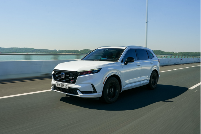 CR-V e:HEV RS phiên bản hiện tại ở Việt Nam. Ảnh: HVN