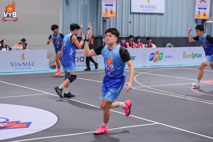 THPT Nguyễn Trãi - Ba Đình là á quân Giải Bóng rổ Trẻ VnExpress 2024 - Cup Ziaja và giải giao hữu hai miền tháng 5 năm nay. Ảnh: VYB