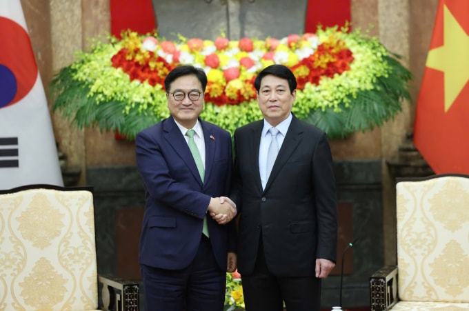 Chủ tịch nước Lương Cường tiếp Chủ tịch Quốc hội Hàn Quốc Woo Won Shik. (Ảnh: Lâm Khánh/TTXVN)