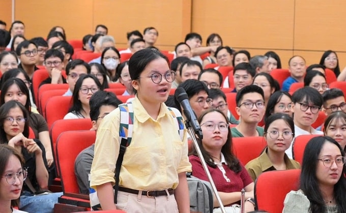 Tân bác sĩ nội trú chọn chuyên ngành tại Đại học Y Hà Nội hôm 9/9. Ảnh: HMU