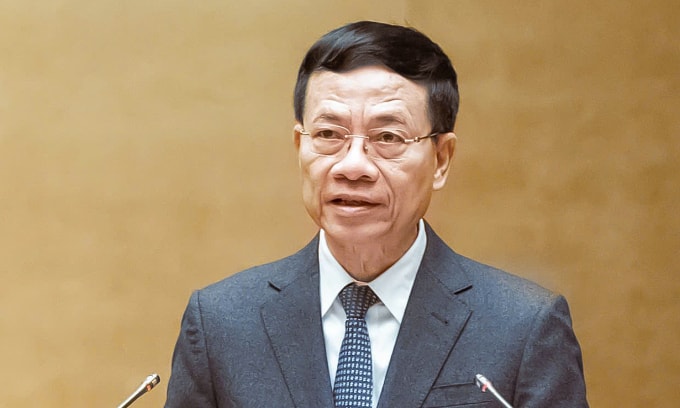 Bộ trưởng Khoa học và Công nghệ Nguyễn Mạnh Hùng thừa ủy quyền Thủ tướng, trình Quốc hội dự án Luật Trí tuệ nhân tạo (AI). Ảnh: Hoàng Phong