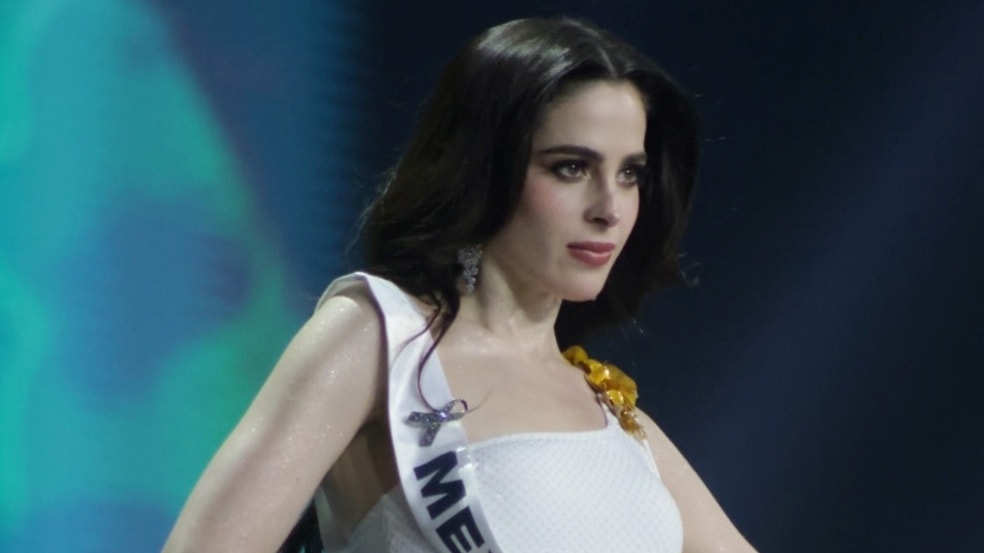 Fátima Bosch diễn áo tắm ở chung kết Miss Universe