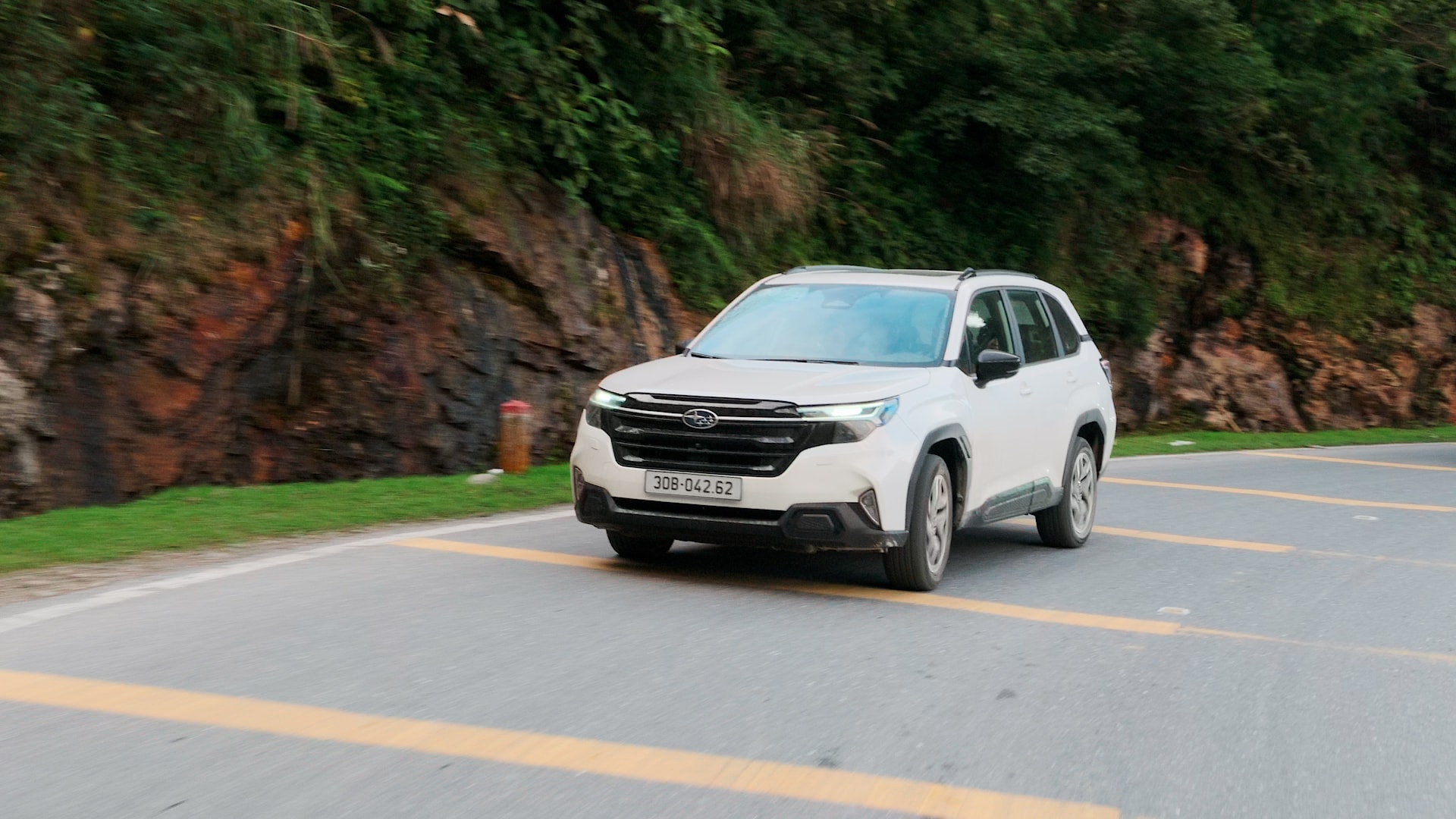 Subaru Forester 2025 thêm động cơ và trang bị