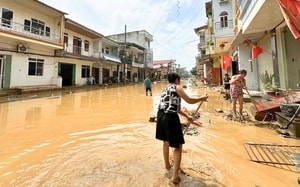 Khẩn trương thu dung và cấp cứu nạn nhân mưa lũ tại miền Trung- Ảnh 2.