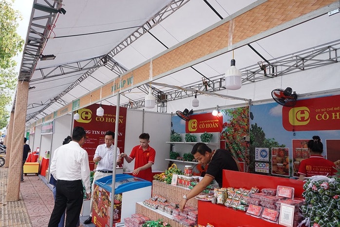 Đồng Tháp livestream bán sản phẩm OCOP và kết nối thị trường tiêu thụ - Ảnh 1.