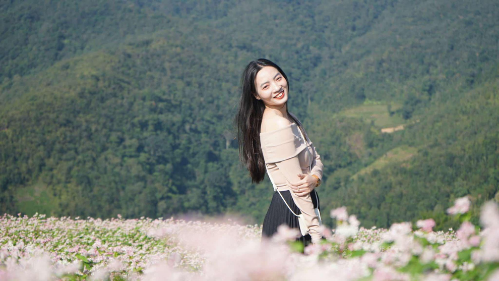 Khách đến cao nguyên đá nghe kể chuyện bằng rock giữa mùa hoa tam giác mạch - 1 Khách đến cao nguyên đá nghe kể chuyện bằng rock giữa mùa hoa tam giác mạch - 1