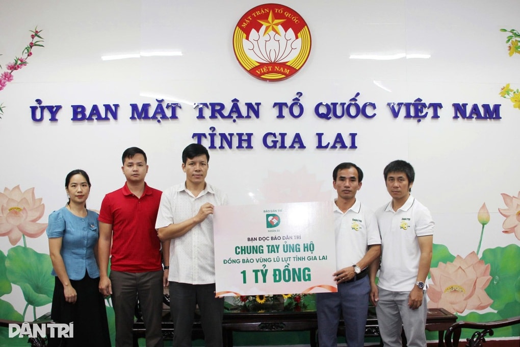 Báo Dân trí đã trao nóng 1 tỷ đồng hỗ trợ người dân vùng lũ Gia Lai - 1 Báo Dân trí đã trao nóng 1 tỷ đồng hỗ trợ người dân vùng lũ Gia Lai - 1