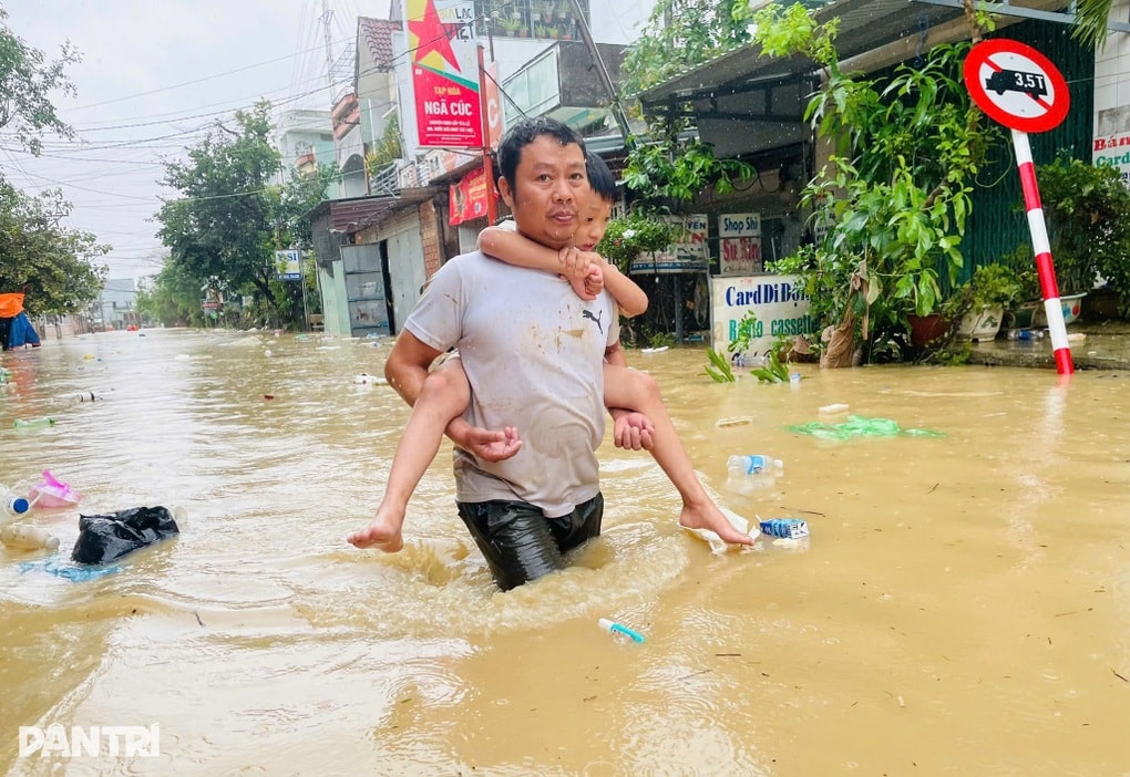 Báo Dân trí đã trao nóng 1 tỷ đồng hỗ trợ người dân vùng lũ Gia Lai - 3 Báo Dân trí đã trao nóng 1 tỷ đồng hỗ trợ người dân vùng lũ Gia Lai - 3