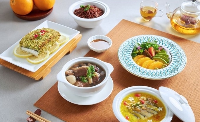 Ngân vừa làm việc, nghỉ ngơi và ăn bữa phụ ở trung tâm ở cữ, tháng 6/2025. Ảnh nhân vật cung cấp