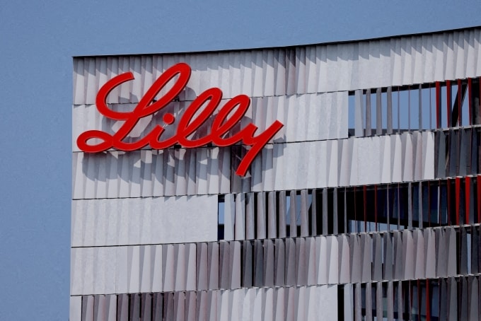 Logo bên ngoài trụ sở của Eli Lilly tại San Diego, California. Ảnh: Reuters