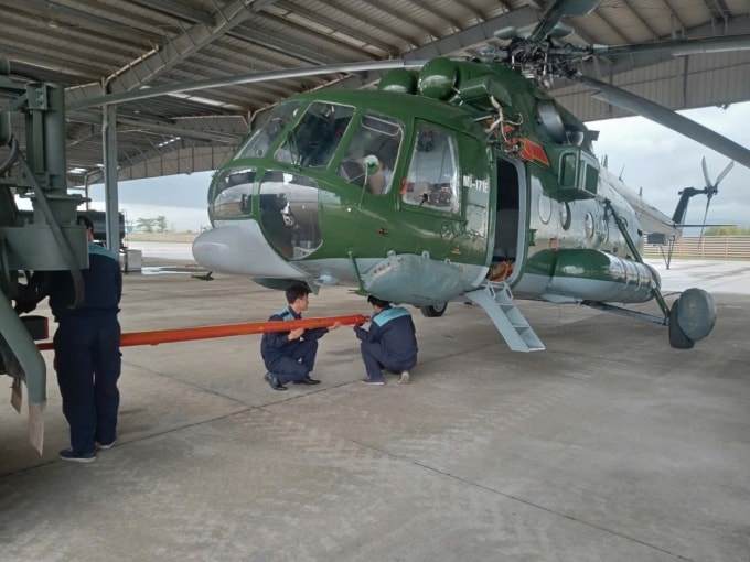 Máy bay Mi-17 chuẩn bị cất cánh. Ảnh: Trung đoàn 940