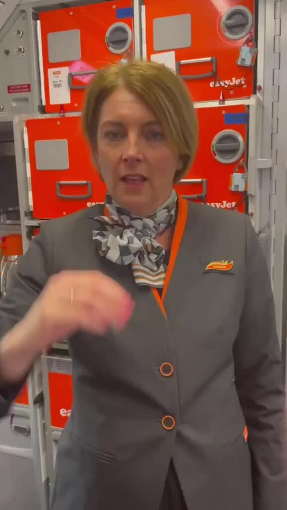 Ngôn ngữ bí mật của tiếp viên trên máy bay