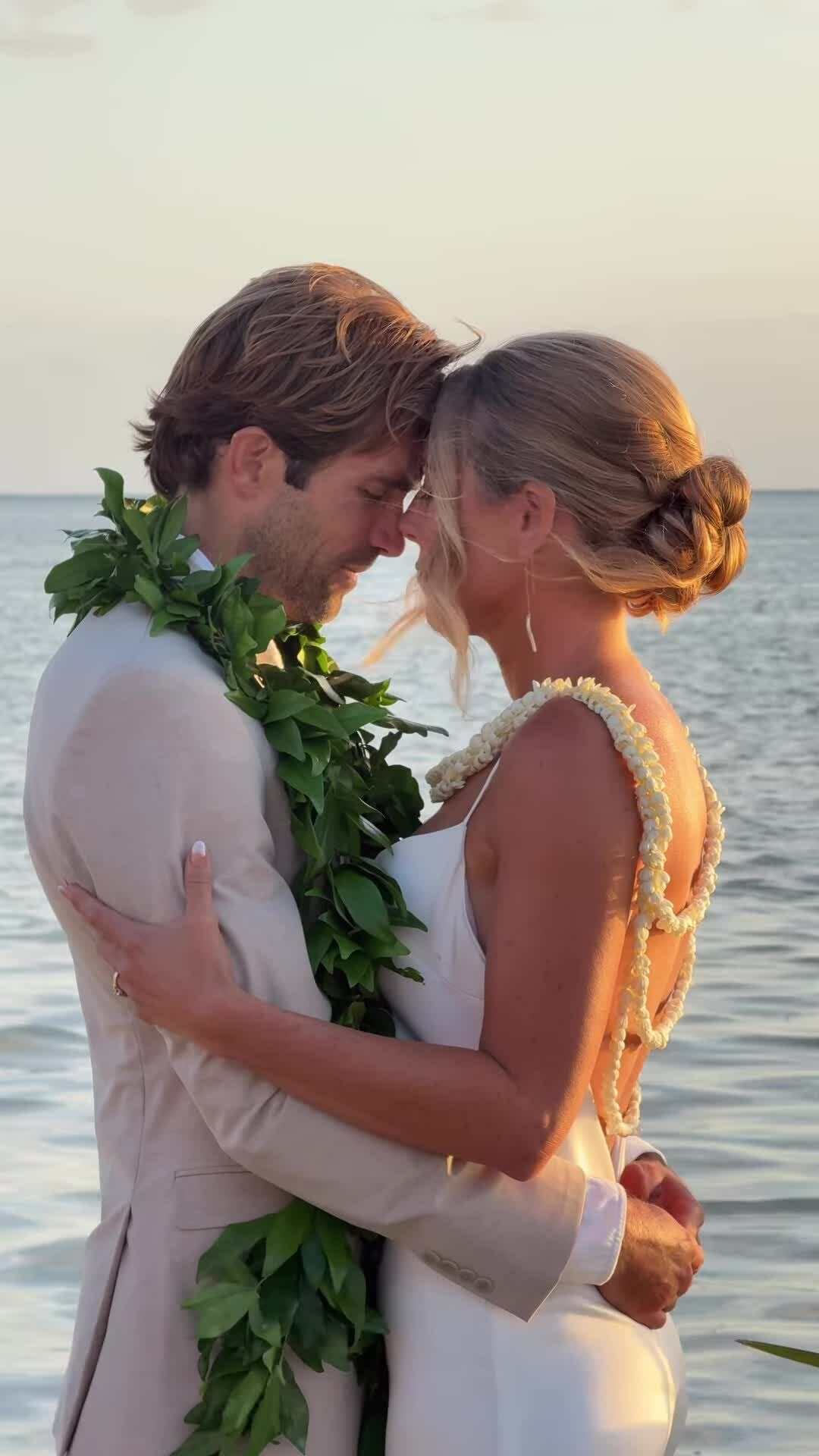Đám cưới giữa biển Hawaii