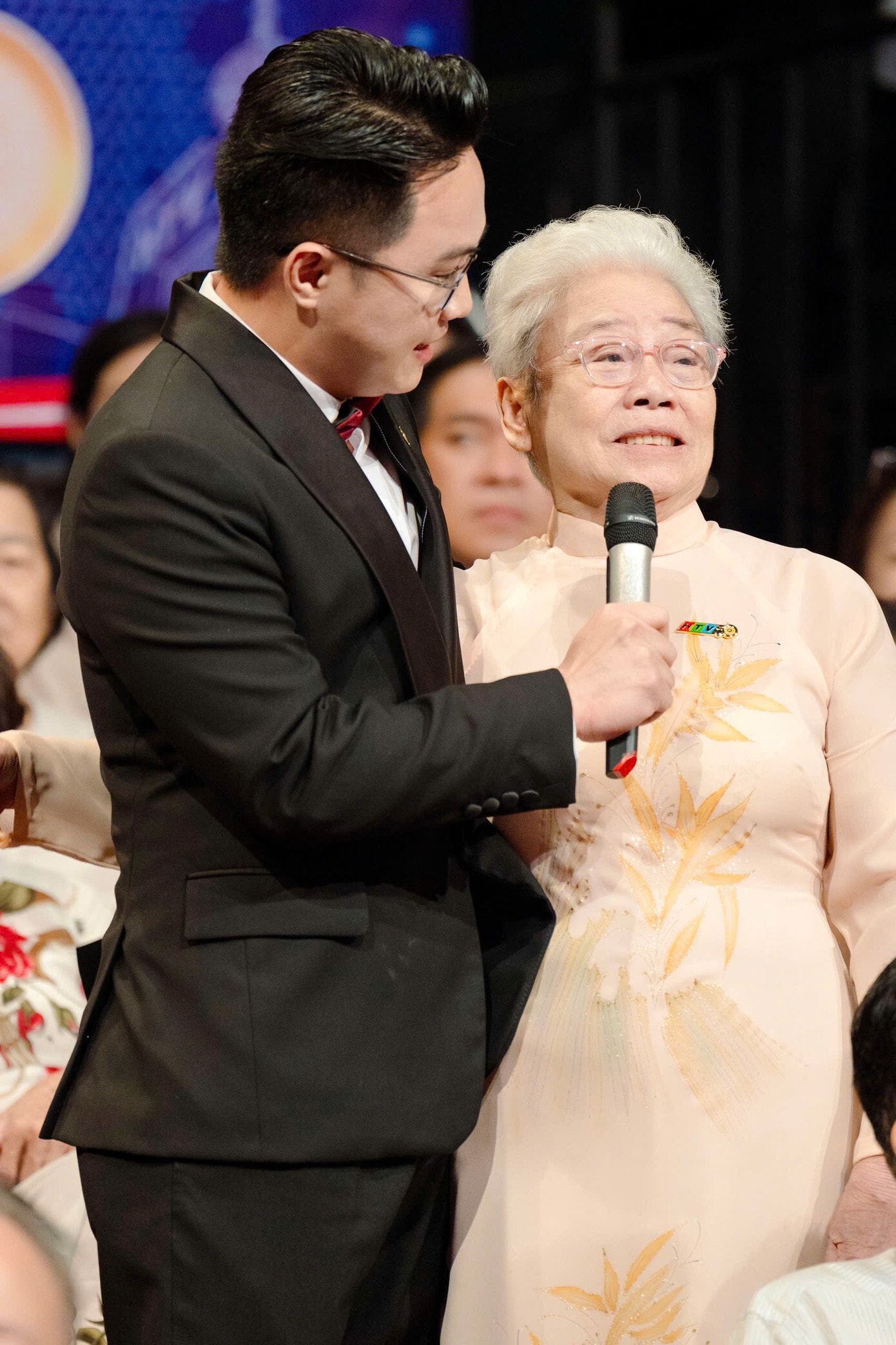 Bà Hồ Mỹ Hạnh trong chương trình họp mặt các thế hệ phát thanh viên HTV nhân kỷ niệm 50 năm phát sóng đầu tiên.