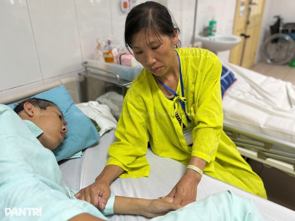 10 năm chiến đấu với bạo bệnh, chàng trai 18 tuổi khát khao được sống - 3 10 năm chiến đấu với bạo bệnh, chàng trai 18 tuổi khát khao được sống - 3