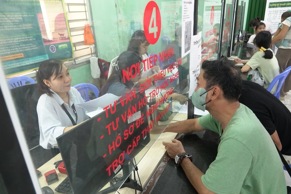 Hỗ trợ kết nối việc làm cho trên 130.000 lao động hộ nghèo, cận nghèo - 1