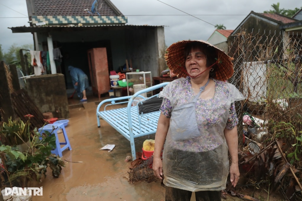 Báo Dân trí tiếp tục trao 1 tỷ đồng hỗ trợ nhân dân bị lũ lụt tỉnh Đắk Lắk - 4 Báo Dân trí tiếp tục trao 1 tỷ đồng hỗ trợ nhân dân bị lũ lụt tỉnh Đắk Lắk - 4