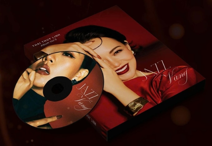 Album Jazz vàng của Thái Thùy Linh gồm hai CD, 15 ca khúc. Ảnh: