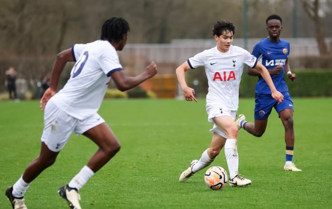 Willhoft-King khi còn khoác áo đội trẻ Tottenham.