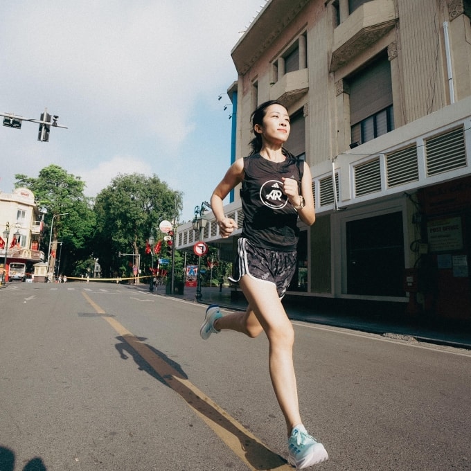 Ngoài sự hứng khởi, khỏe mạnh khi ra đường chạy, giấc ngủ đủ giúp runner hồi phục tốt hơn và giảm nguy cơ chấn thương. Ảnh: adidas Runners Hanoi