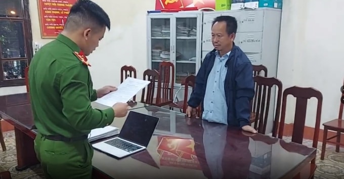 Cơ quan Cảnh sát điều tra – Công an tỉnh Hưng Yên tiến hành Khởi tố bị can đối với Lê Duy Dương. Ảnh CACC