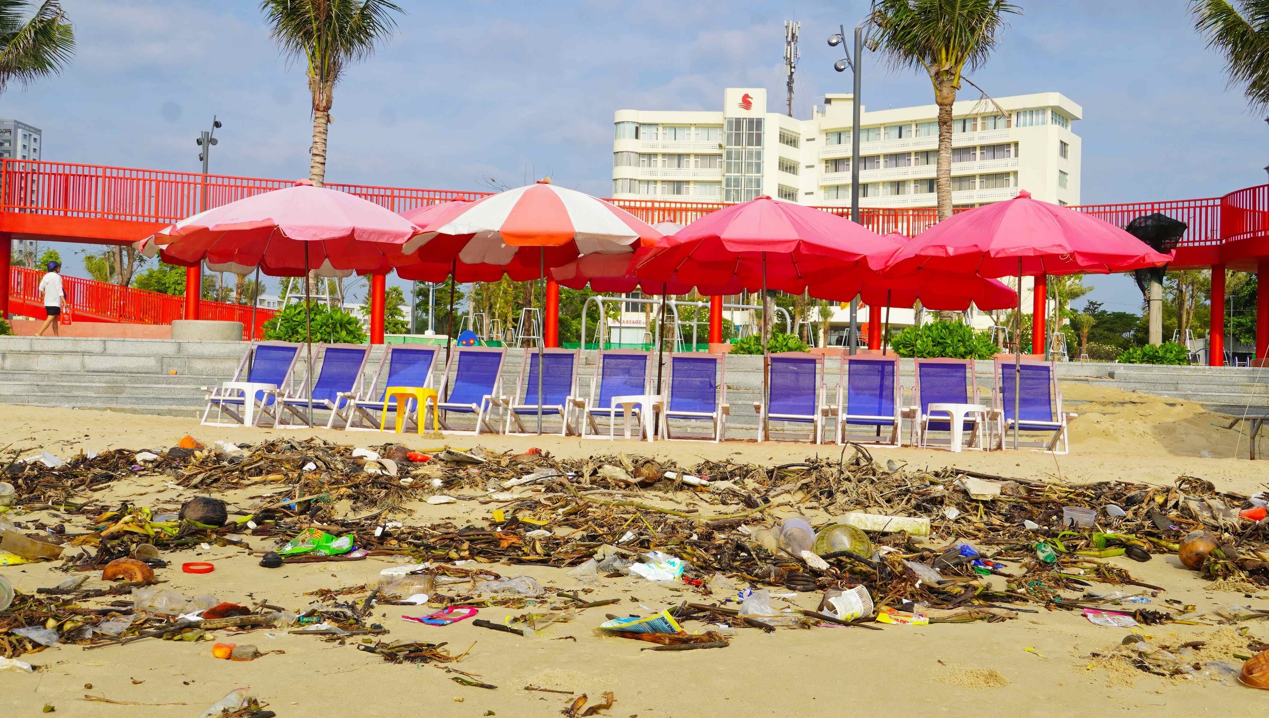 Bãi Sau Vũng Tàu "oằn mình" trước làn sóng rác thải đại dương - Ảnh 8.