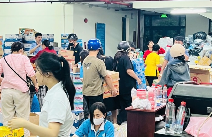 TPHCM tổng lực chi viện Khánh Hòa khắc phục hậu quả bão lũ - Ảnh 1.