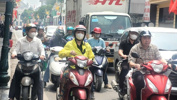 Đến 2030 , 100 % xe ô tô và xe máy Tại việt nam phải được kiểm soát khí thải - Ảnh 1. Đến 2030 , 100 % xe ô tô và xe máy Tại việt nam phải được kiểm soát khí thải - Ảnh 1.