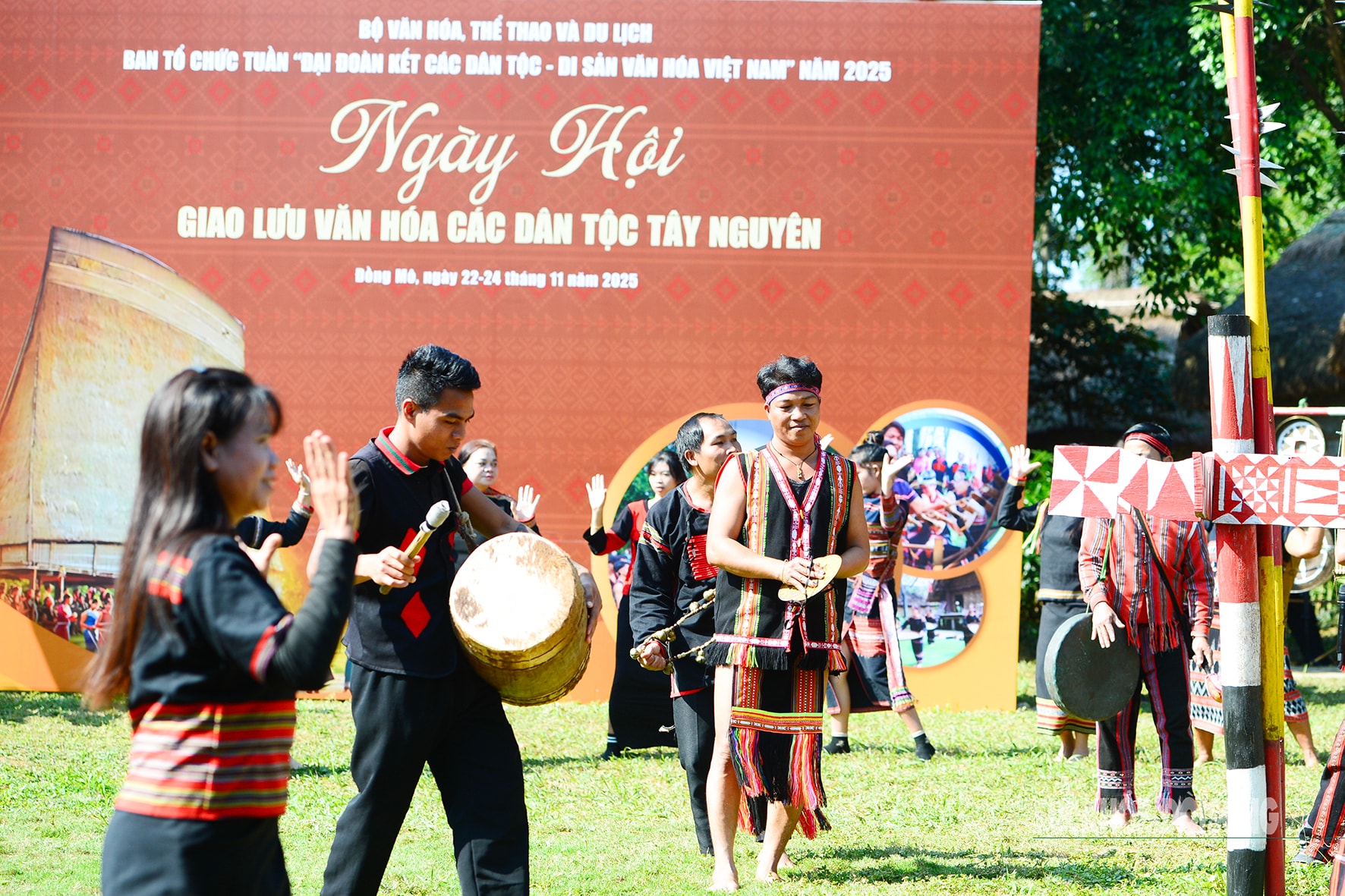 Vũ điệu cồng chiêng trong Ngày Đại đoàn kết các dân tộc- Ảnh 2.