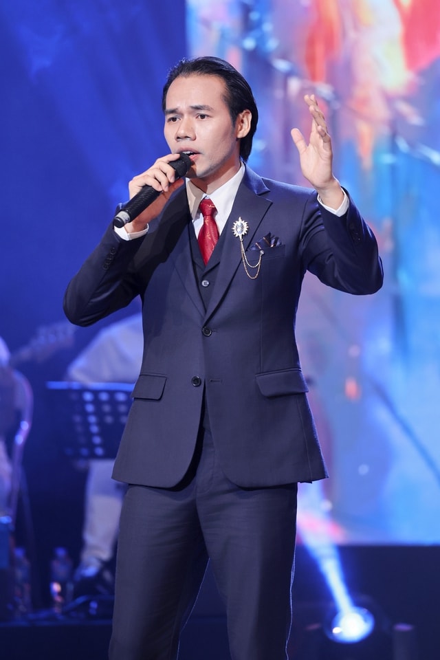 Gala Xếp hạng Tiếng hát Việt toàn cầu 2025: Đêm nhạc mãn nhãn, khép lại hành trình tìm kiếm tài năng âm nhạc Việt- Ảnh 3. Gala Xếp hạng Tiếng hát Việt toàn cầu 2025: Đêm nhạc mãn nhãn, khép lại hành trình tìm kiếm tài năng âm nhạc Việt- Ảnh 3.